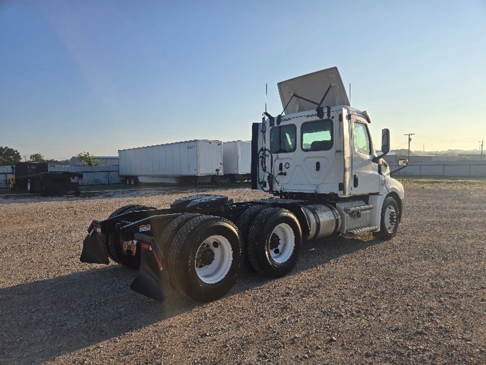 Day Cab Tractor-Heavy Duty Tractors-Freightliner-2020-T12664ST-Weatherford-TX-500,384\n\t\tmiles-$ 49,000 - Image 7