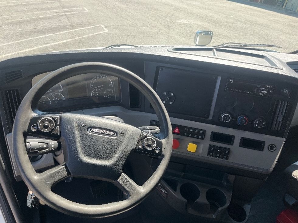 Day Cab Tractor-Heavy Duty Tractors-Freightliner-2020-T12664ST-West Columbia-SC-400,826\n\t\tmiles-$ 52,750 - Image 11