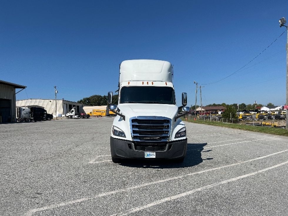 Day Cab Tractor-Heavy Duty Tractors-Freightliner-2020-T12664ST-West Columbia-SC-400,826\n\t\tmiles-$ 52,750 - Image 2