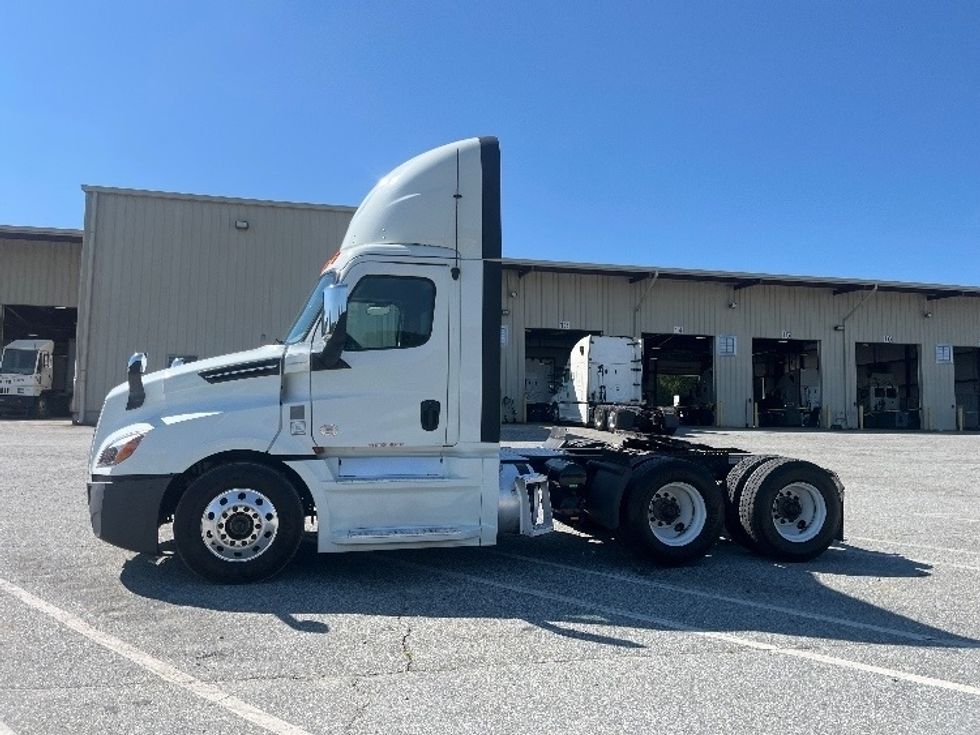 Day Cab Tractor-Heavy Duty Tractors-Freightliner-2020-T12664ST-West Columbia-SC-400,826\n\t\tmiles-$ 52,750 - Image 4