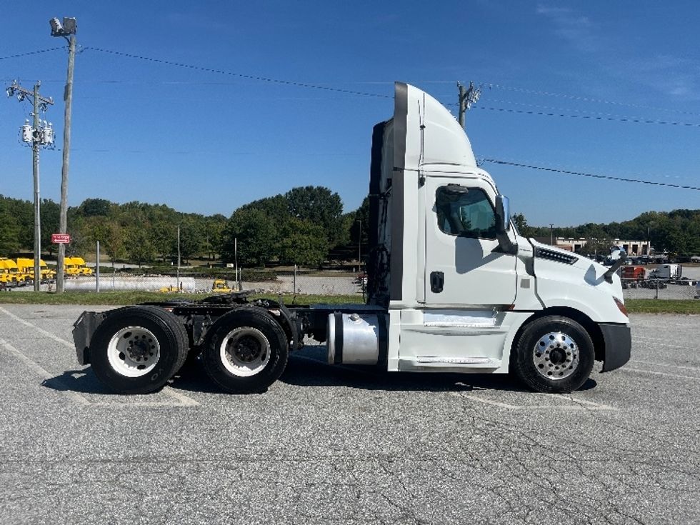 Day Cab Tractor-Heavy Duty Tractors-Freightliner-2020-T12664ST-West Columbia-SC-400,826\n\t\tmiles-$ 52,750 - Image 8