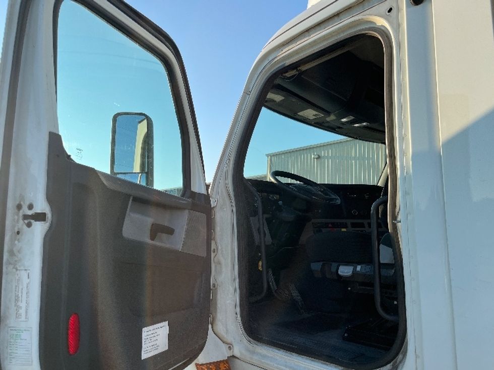 Day Cab Tractor-Heavy Duty Tractors-Freightliner-2020-T12664ST-West Columbia-SC-400,826\n\t\tmiles-$ 52,750 - Image 9