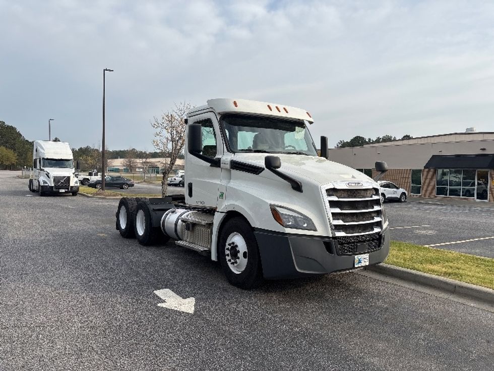 Day Cab Tractor-Heavy Duty Tractors-Freightliner-2020-T12664ST-West Columbia-SC-436,375\n\t\tmiles-$ 45,250 - Image 1