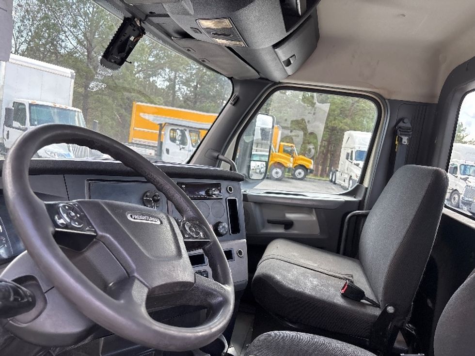 Day Cab Tractor-Heavy Duty Tractors-Freightliner-2020-T12664ST-West Columbia-SC-436,375\n\t\tmiles-$ 45,250 - Image 10