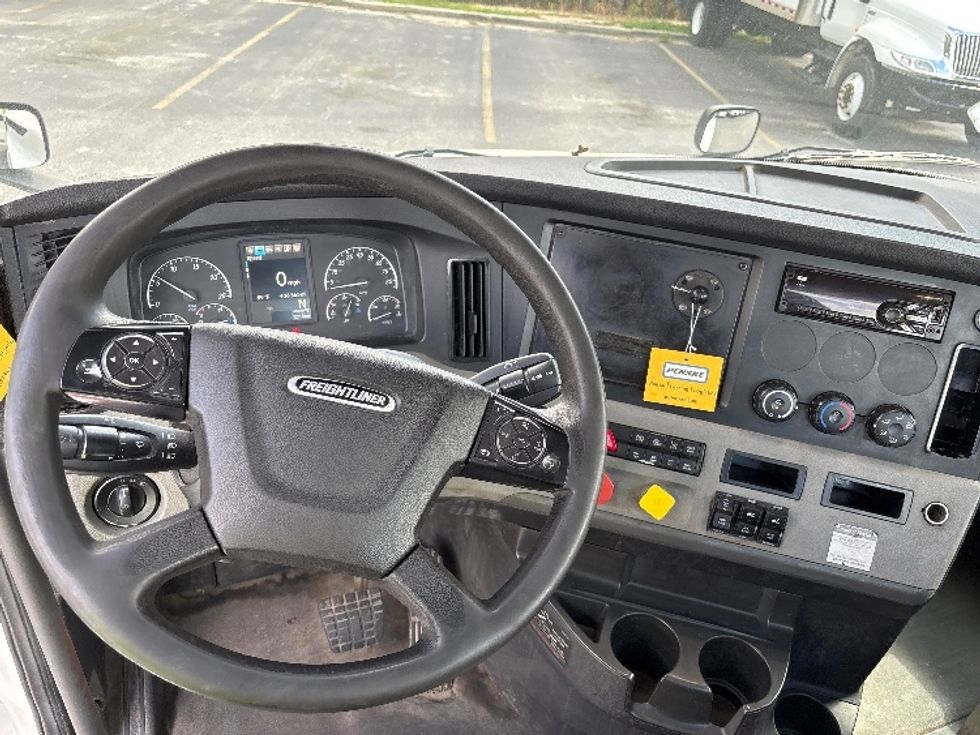Day Cab Tractor-Heavy Duty Tractors-Freightliner-2020-T12664ST-West Columbia-SC-436,375\n\t\tmiles-$ 45,250 - Image 11