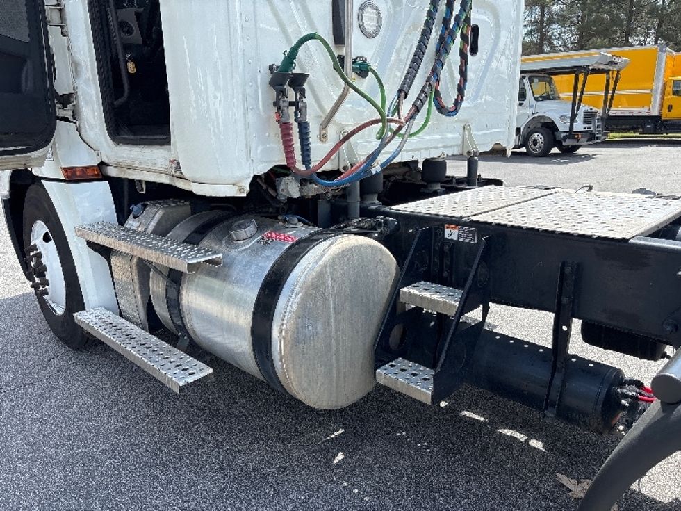 Day Cab Tractor-Heavy Duty Tractors-Freightliner-2020-T12664ST-West Columbia-SC-436,375\n\t\tmiles-$ 45,250 - Image 17