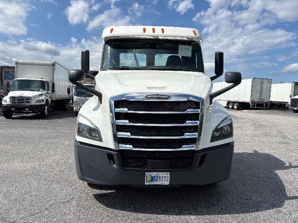 Day Cab Tractor-Heavy Duty Tractors-Freightliner-2020-T12664ST-West Columbia-SC-436,375\n\t\tmiles-$ 45,250 - Image 2
