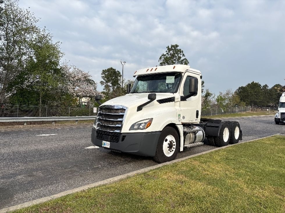 Day Cab Tractor-Heavy Duty Tractors-Freightliner-2020-T12664ST-West Columbia-SC-436,375\n\t\tmiles-$ 45,250 - Image 3