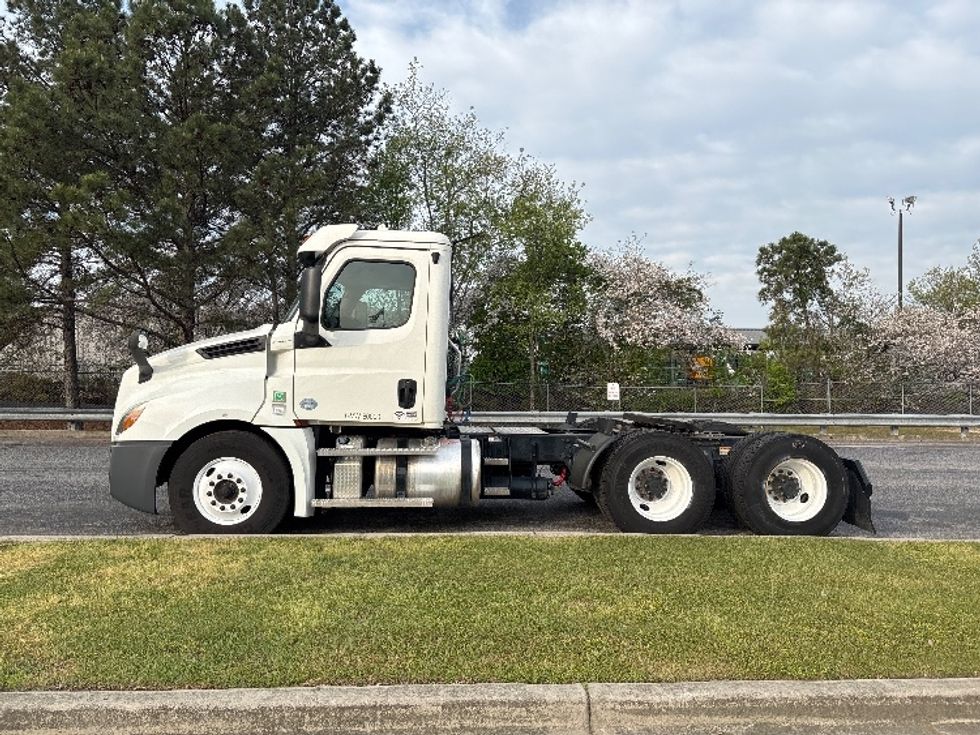 Day Cab Tractor-Heavy Duty Tractors-Freightliner-2020-T12664ST-West Columbia-SC-436,375\n\t\tmiles-$ 45,250 - Image 4