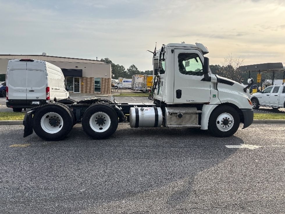 Day Cab Tractor-Heavy Duty Tractors-Freightliner-2020-T12664ST-West Columbia-SC-436,375\n\t\tmiles-$ 45,250 - Image 8
