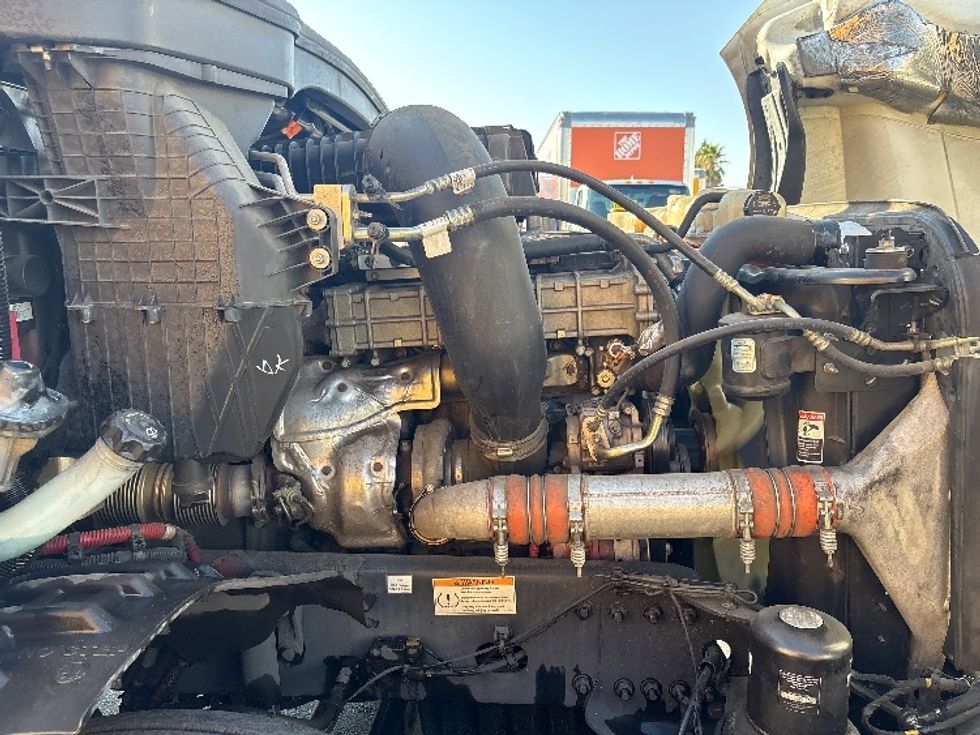 Day Cab Tractor-Heavy Duty Tractors-Freightliner-2020-T12664ST-West Sacramento-CA-106,311\n\t\tmiles-$ 72,250 - Image 15