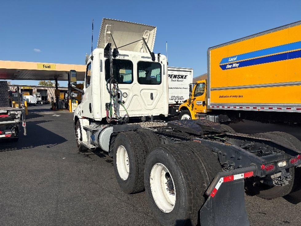 Day Cab Tractor-Heavy Duty Tractors-Freightliner-2020-T12664ST-West Sacramento-CA-106,311\n\t\tmiles-$ 72,250 - Image 5