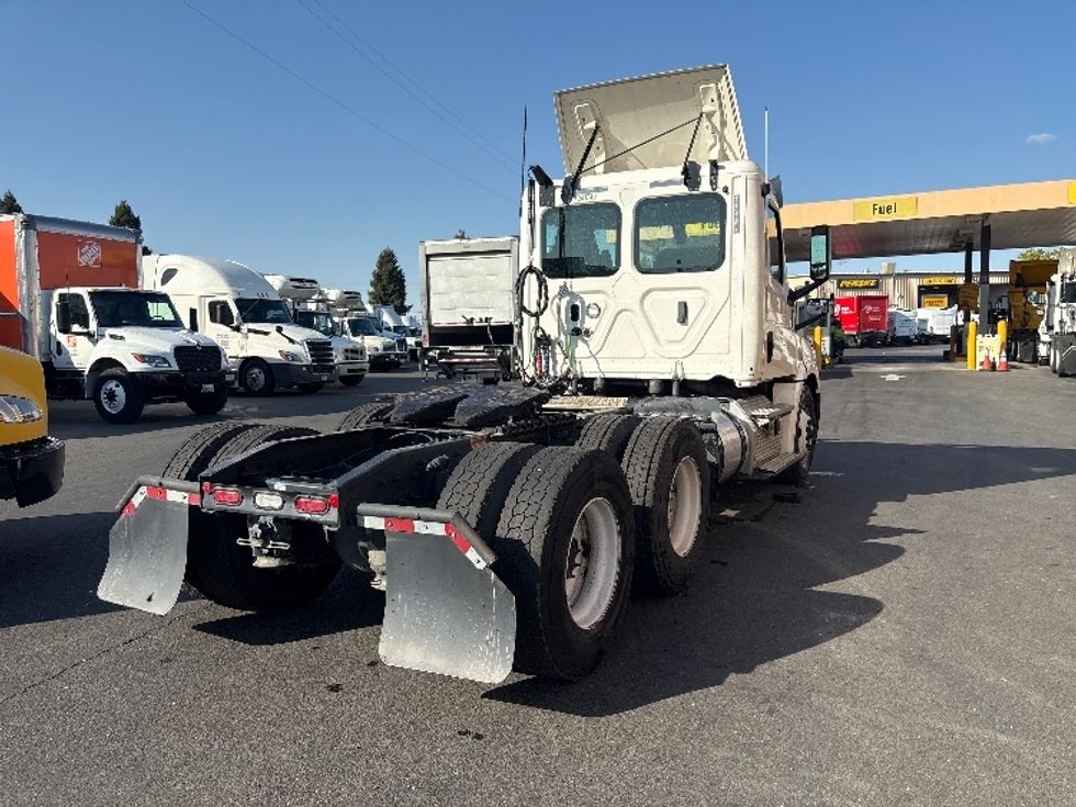 Day Cab Tractor-Heavy Duty Tractors-Freightliner-2020-T12664ST-West Sacramento-CA-106,311\n\t\tmiles-$ 72,250 - Image 7