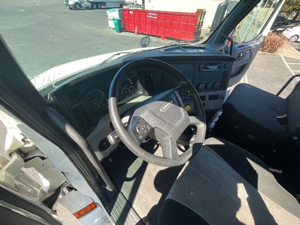 Day Cab Tractor-Heavy Duty Tractors-Freightliner-2020-T12664ST-West Sacramento-CA-156,958\n\t\tmiles-$ 71,250 - Image 10