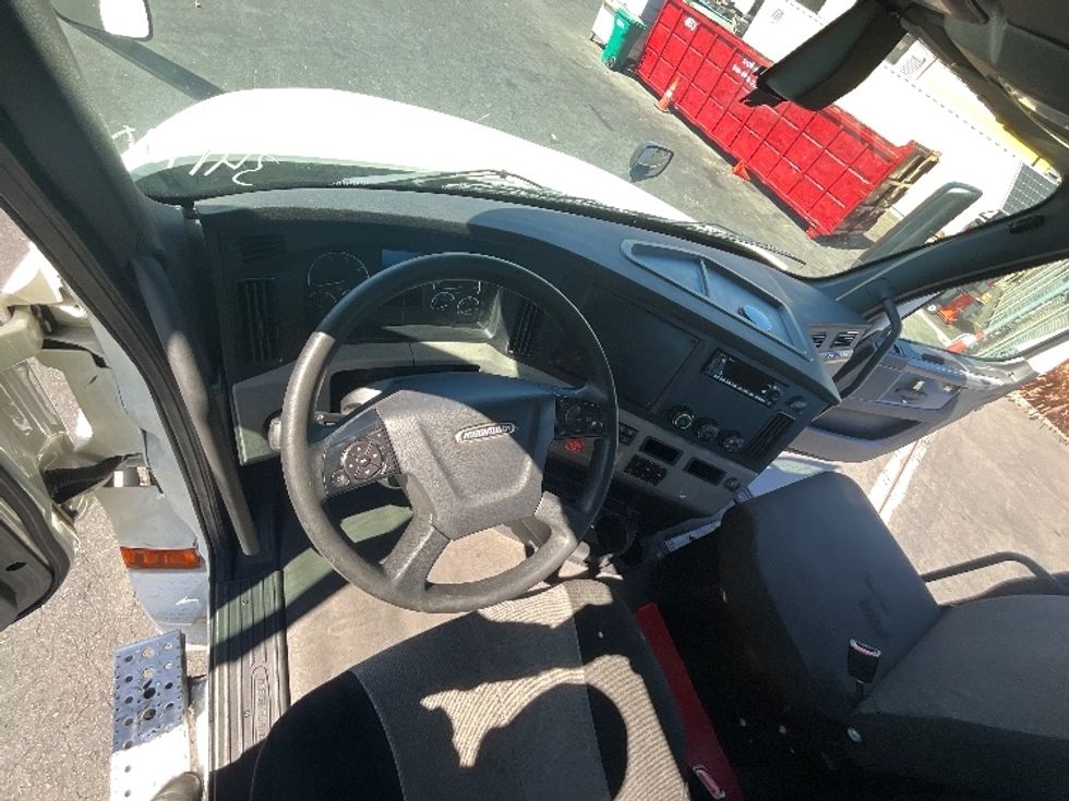 Day Cab Tractor-Heavy Duty Tractors-Freightliner-2020-T12664ST-West Sacramento-CA-156,958\n\t\tmiles-$ 71,250 - Image 11