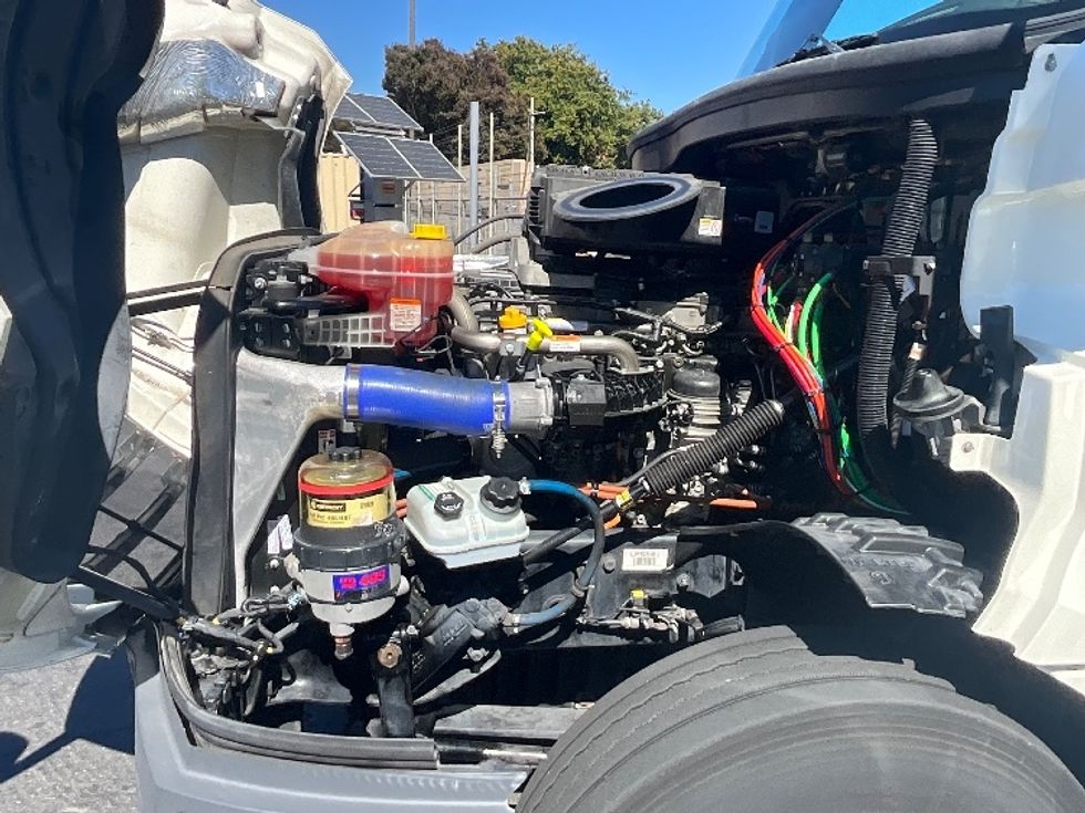 Day Cab Tractor-Heavy Duty Tractors-Freightliner-2020-T12664ST-West Sacramento-CA-156,958\n\t\tmiles-$ 71,250 - Image 16