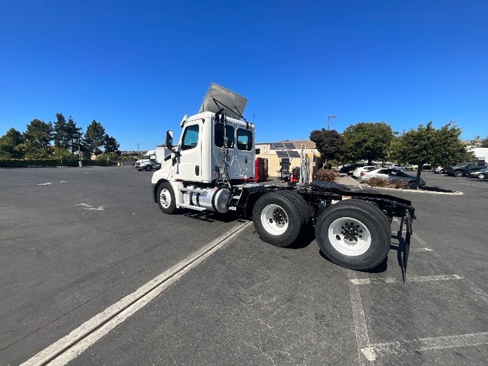 Day Cab Tractor-Heavy Duty Tractors-Freightliner-2020-T12664ST-West Sacramento-CA-156,958\n\t\tmiles-$ 71,250 - Image 5
