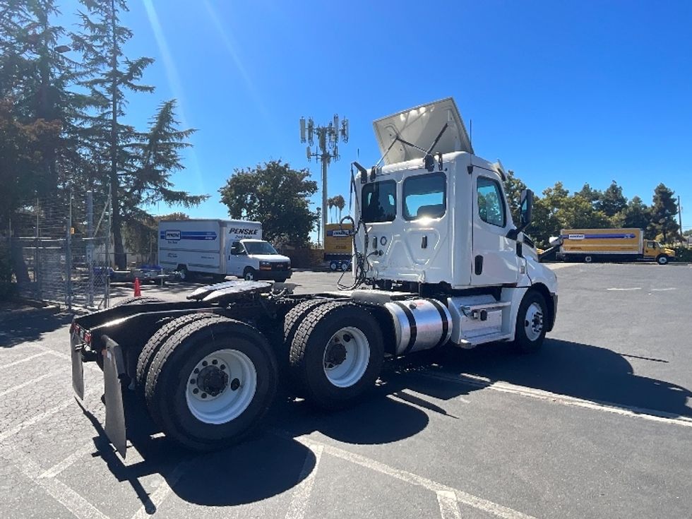 Day Cab Tractor-Heavy Duty Tractors-Freightliner-2020-T12664ST-West Sacramento-CA-156,958\n\t\tmiles-$ 71,250 - Image 7