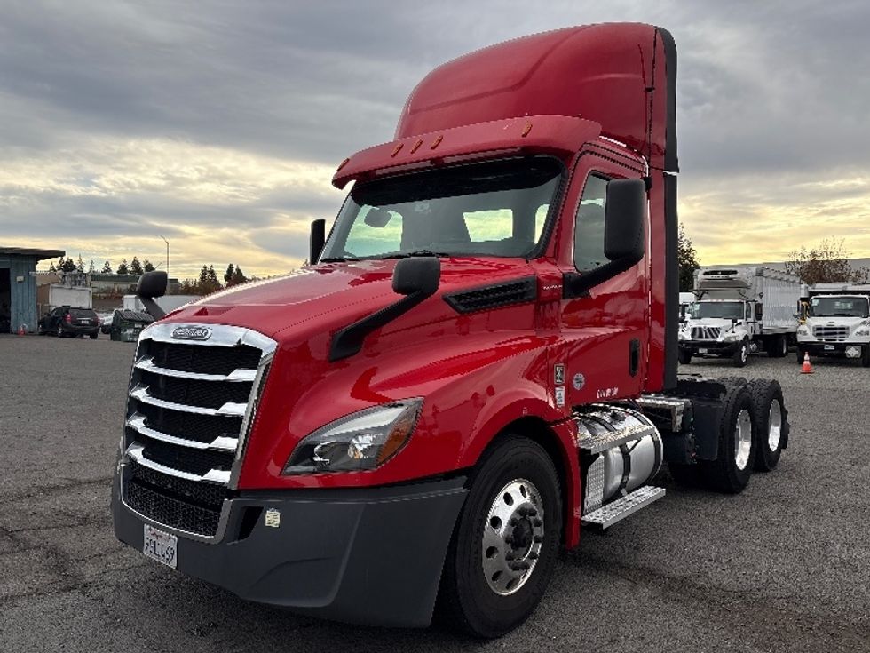 Day Cab Tractor-Heavy Duty Tractors-Freightliner-2020-T12664ST-West Sacramento-CA-210,304\n\t\tmiles-$ 63,250 - Image 3