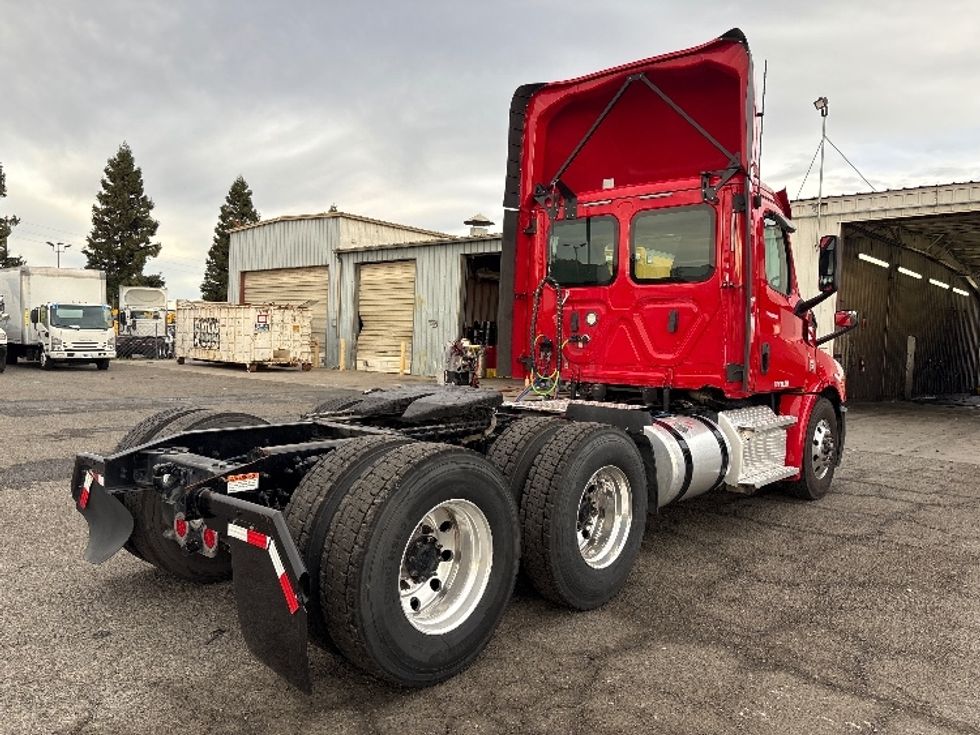 Day Cab Tractor-Heavy Duty Tractors-Freightliner-2020-T12664ST-West Sacramento-CA-210,304\n\t\tmiles-$ 63,250 - Image 7