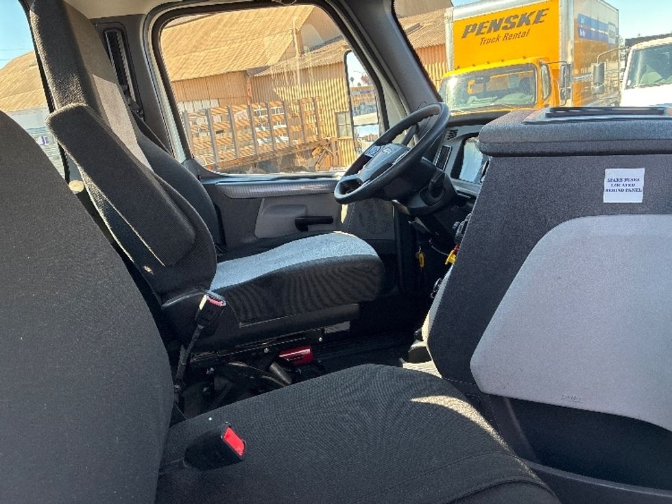 Day Cab Tractor-Heavy Duty Tractors-Freightliner-2020-T12664ST-West Sacramento-CA-341,645\n\t\tmiles-$ 59,750 - Image 14