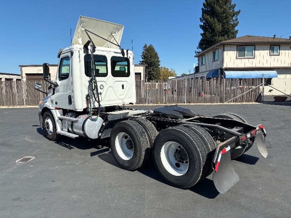 Day Cab Tractor-Heavy Duty Tractors-Freightliner-2020-T12664ST-West Sacramento-CA-341,645\n\t\tmiles-$ 59,750 - Image 5