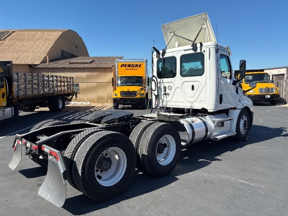 Day Cab Tractor-Heavy Duty Tractors-Freightliner-2020-T12664ST-West Sacramento-CA-341,645\n\t\tmiles-$ 59,750 - Image 7