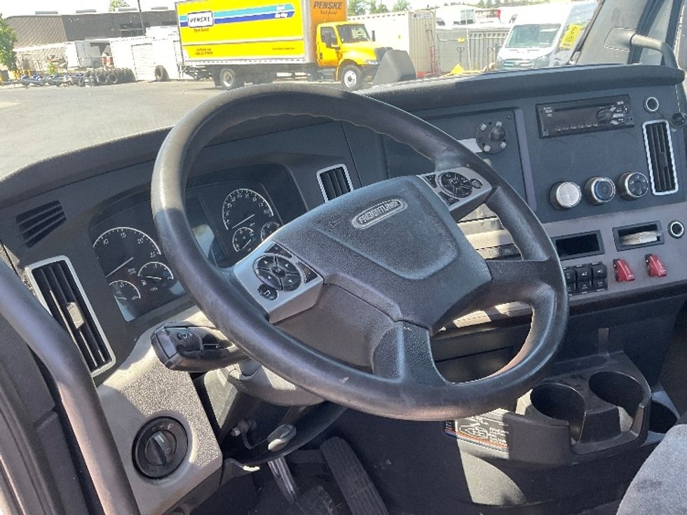 Day Cab Tractor-Heavy Duty Tractors-Freightliner-2020-T12664ST-West Sacramento-CA-413,910\n\t\tmiles-$ 56,000 - Image 10