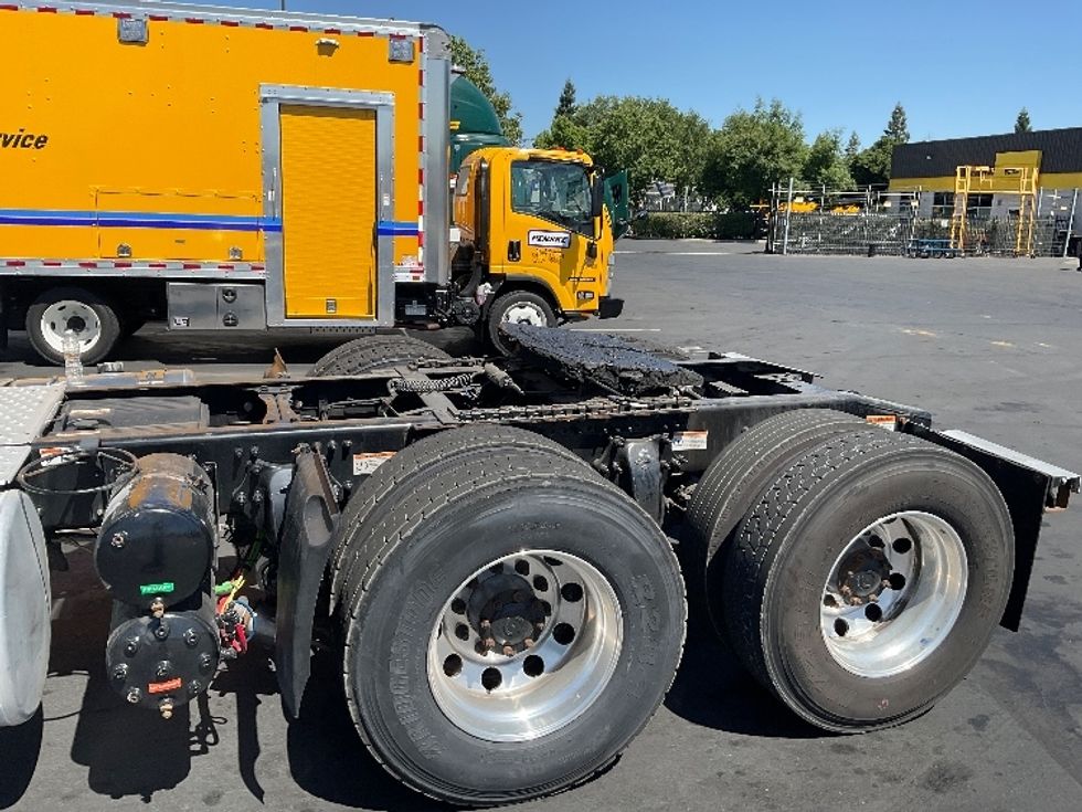 Day Cab Tractor-Heavy Duty Tractors-Freightliner-2020-T12664ST-West Sacramento-CA-413,910\n\t\tmiles-$ 56,000 - Image 17