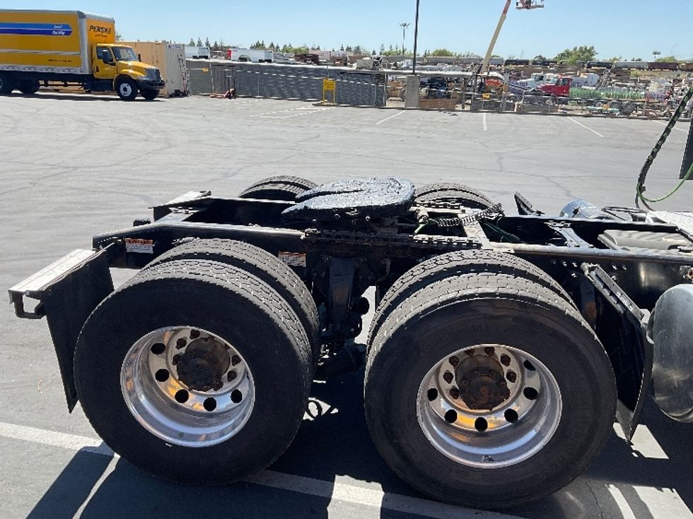 Day Cab Tractor-Heavy Duty Tractors-Freightliner-2020-T12664ST-West Sacramento-CA-413,910\n\t\tmiles-$ 56,000 - Image 18