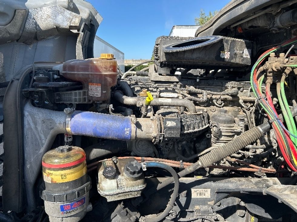 Day Cab Tractor-Heavy Duty Tractors-Freightliner-2020-T12664ST-West Sacramento-CA-427,079\n\t\tmiles-$ 51,000 - Image 16