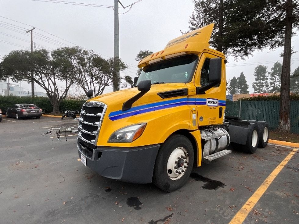Day Cab Tractor-Heavy Duty Tractors-Freightliner-2020-T12664ST-West Sacramento-CA-435,603\n\t\tmiles-$ 58,500 - Image 3