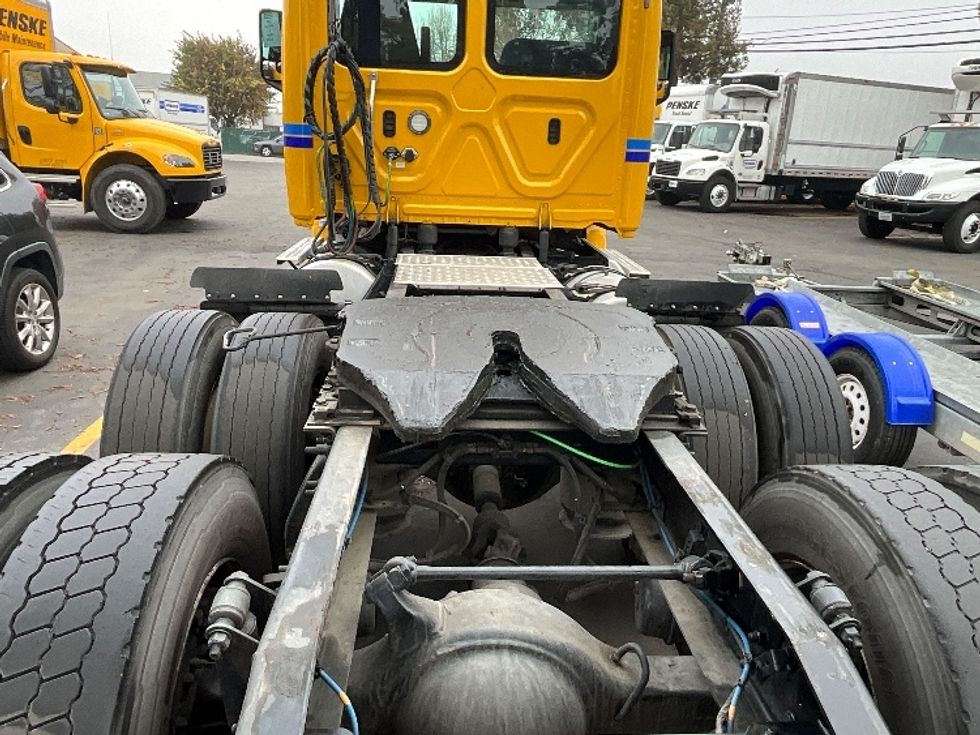 Day Cab Tractor-Heavy Duty Tractors-Freightliner-2020-T12664ST-West Sacramento-CA-435,603\n\t\tmiles-$ 58,500 - Image 6