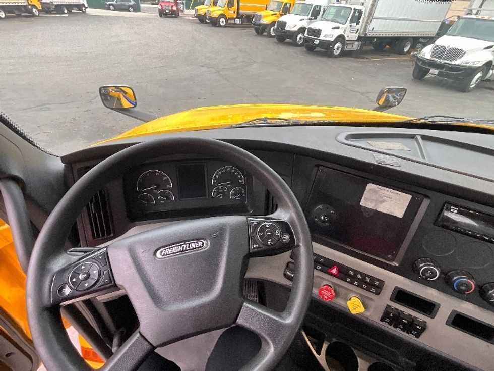 Day Cab Tractor-Heavy Duty Tractors-Freightliner-2020-T12664ST-West Sacramento-CA-435,603\n\t\tmiles-$ 58,500 - Image 9