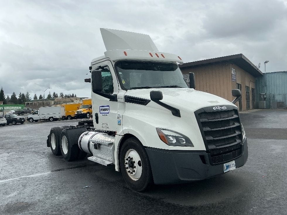 Day Cab Tractor-Heavy Duty Tractors-Freightliner-2020-T12664ST-West Sacramento-CA-503,074\n\t\tmiles-$ 44,750 - Image 1