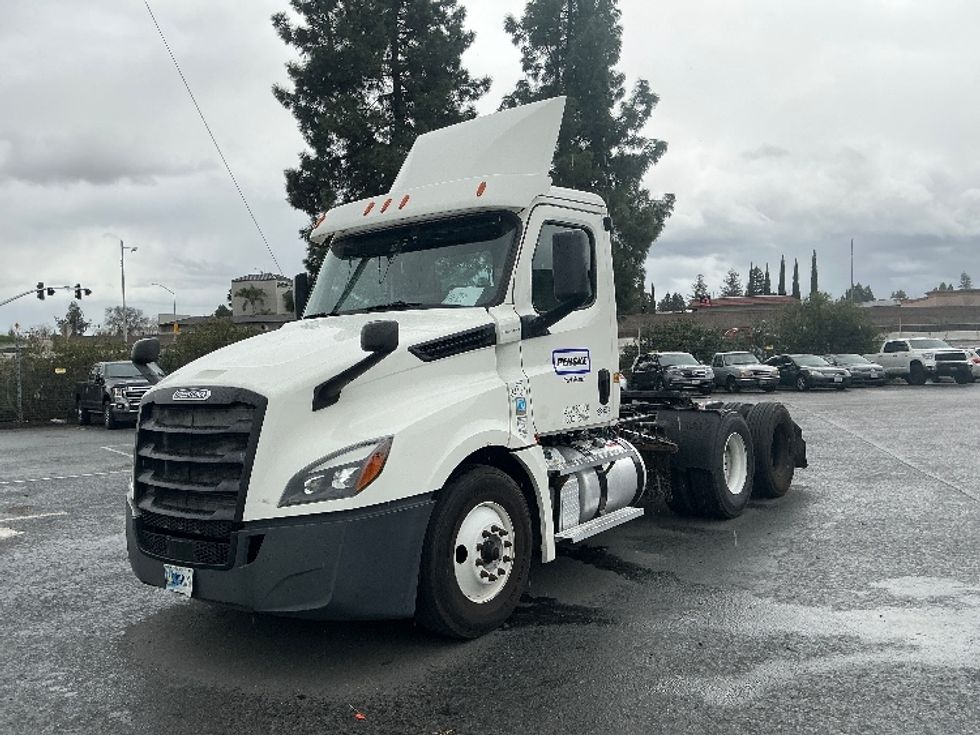 Day Cab Tractor-Heavy Duty Tractors-Freightliner-2020-T12664ST-West Sacramento-CA-503,074\n\t\tmiles-$ 44,750 - Image 3