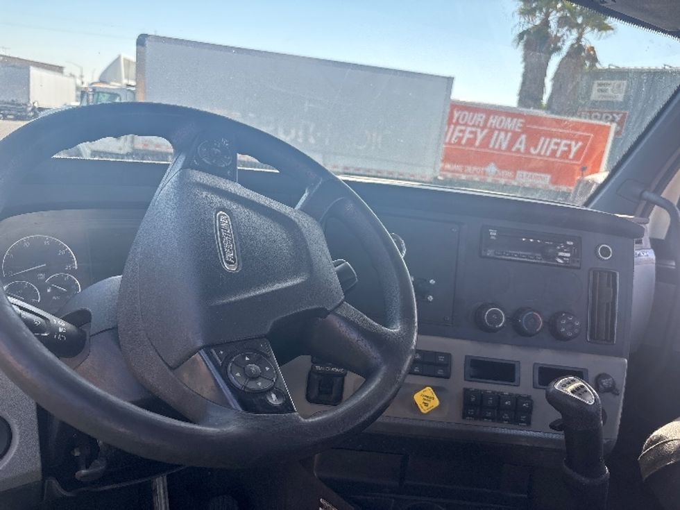 Day Cab Tractor-Heavy Duty Tractors-Freightliner-2020-T12664ST-West Sacramento-CA-515,384\n\t\tmiles-$ 40,250 - Image 11