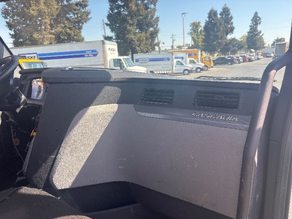 Day Cab Tractor-Heavy Duty Tractors-Freightliner-2020-T12664ST-West Sacramento-CA-515,384\n\t\tmiles-$ 40,250 - Image 13