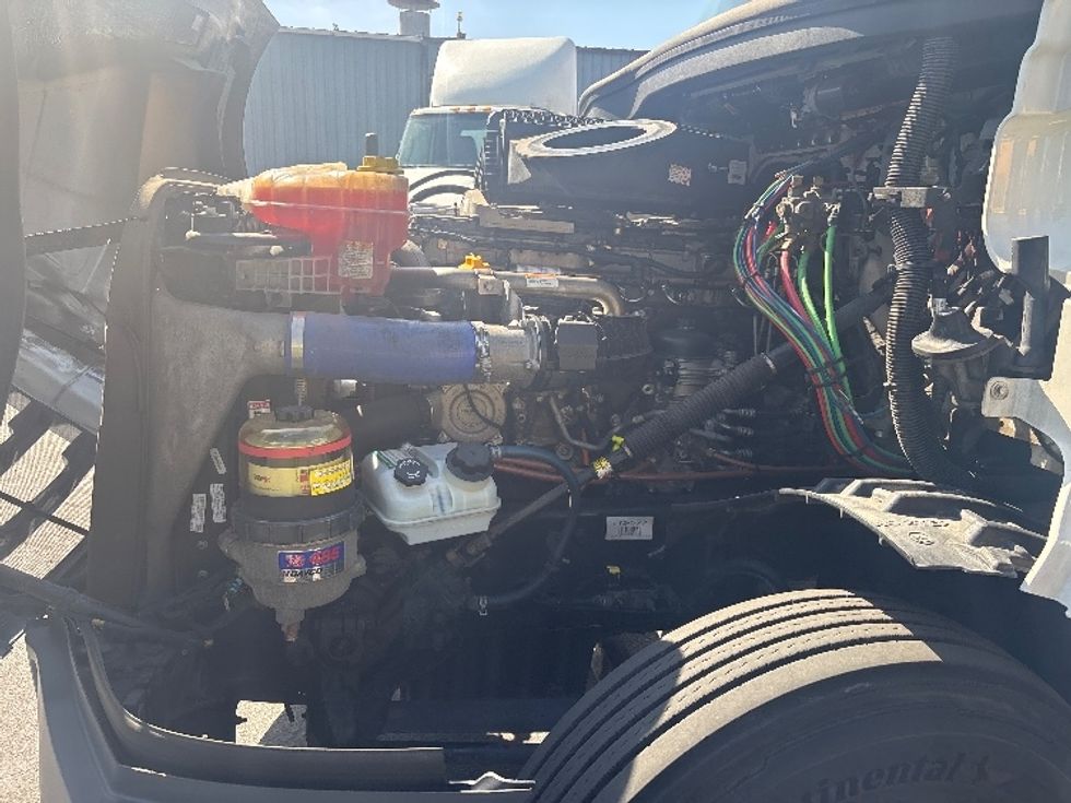 Day Cab Tractor-Heavy Duty Tractors-Freightliner-2020-T12664ST-West Sacramento-CA-515,384\n\t\tmiles-$ 40,250 - Image 16