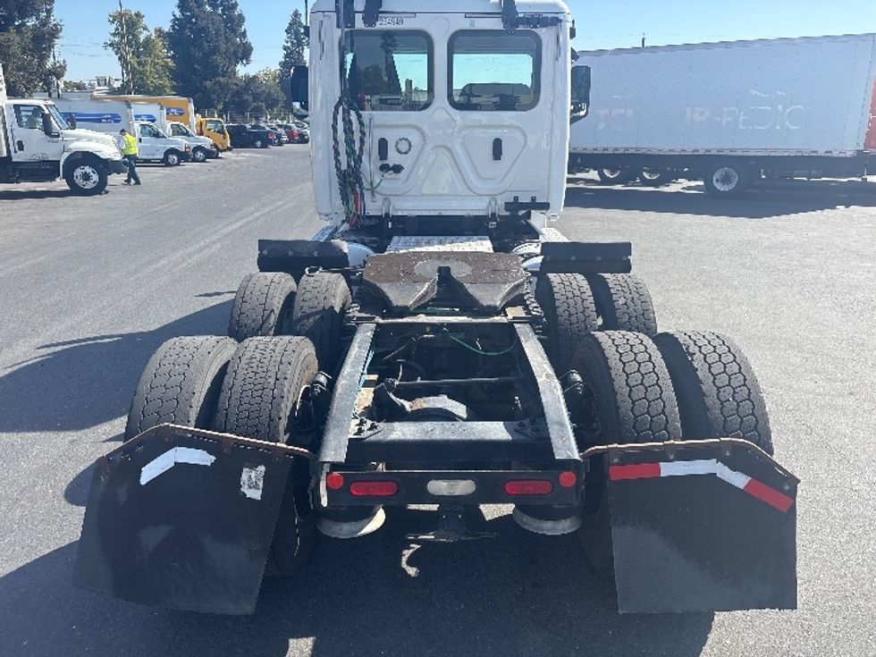 Day Cab Tractor-Heavy Duty Tractors-Freightliner-2020-T12664ST-West Sacramento-CA-515,384\n\t\tmiles-$ 40,250 - Image 6