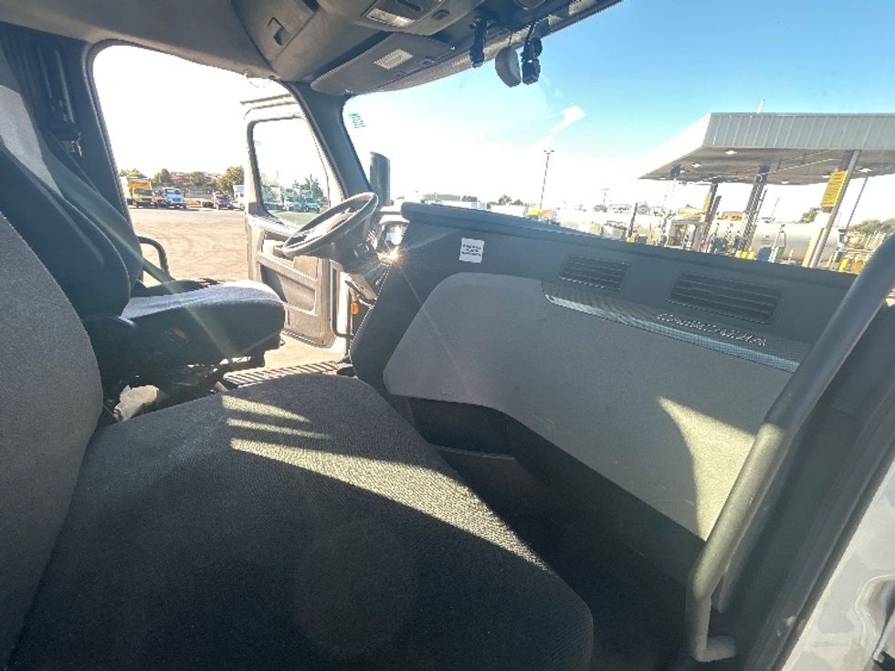 Day Cab Tractor-Heavy Duty Tractors-Freightliner-2020-T12664ST-West Sacramento-CA-530,191\n\t\tmiles-$ 42,500 - Image 13
