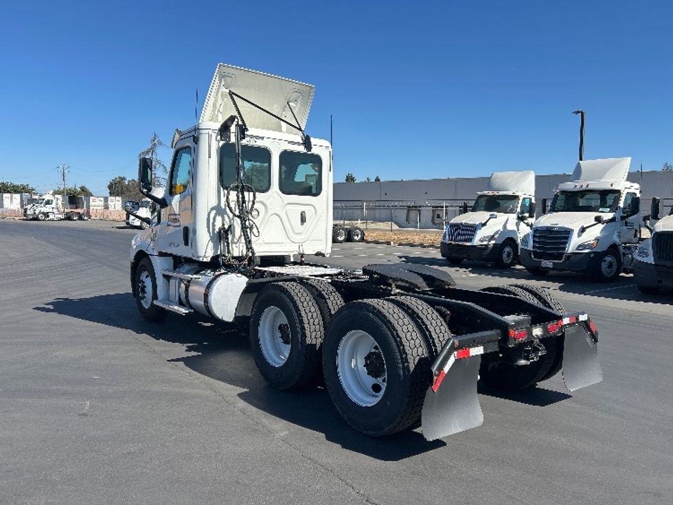 Day Cab Tractor-Heavy Duty Tractors-Freightliner-2020-T12664ST-West Sacramento-CA-530,191\n\t\tmiles-$ 42,500 - Image 5
