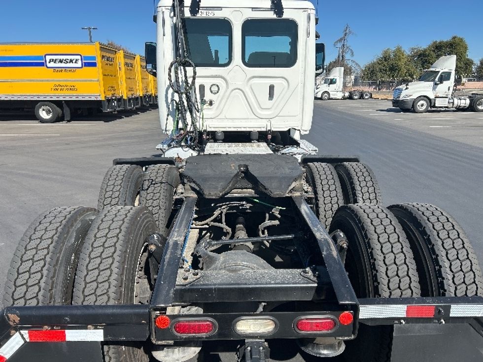 Day Cab Tractor-Heavy Duty Tractors-Freightliner-2020-T12664ST-West Sacramento-CA-530,191\n\t\tmiles-$ 42,500 - Image 6