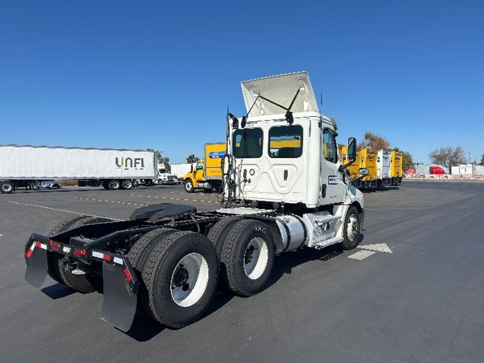 Day Cab Tractor-Heavy Duty Tractors-Freightliner-2020-T12664ST-West Sacramento-CA-530,191\n\t\tmiles-$ 42,500 - Image 7