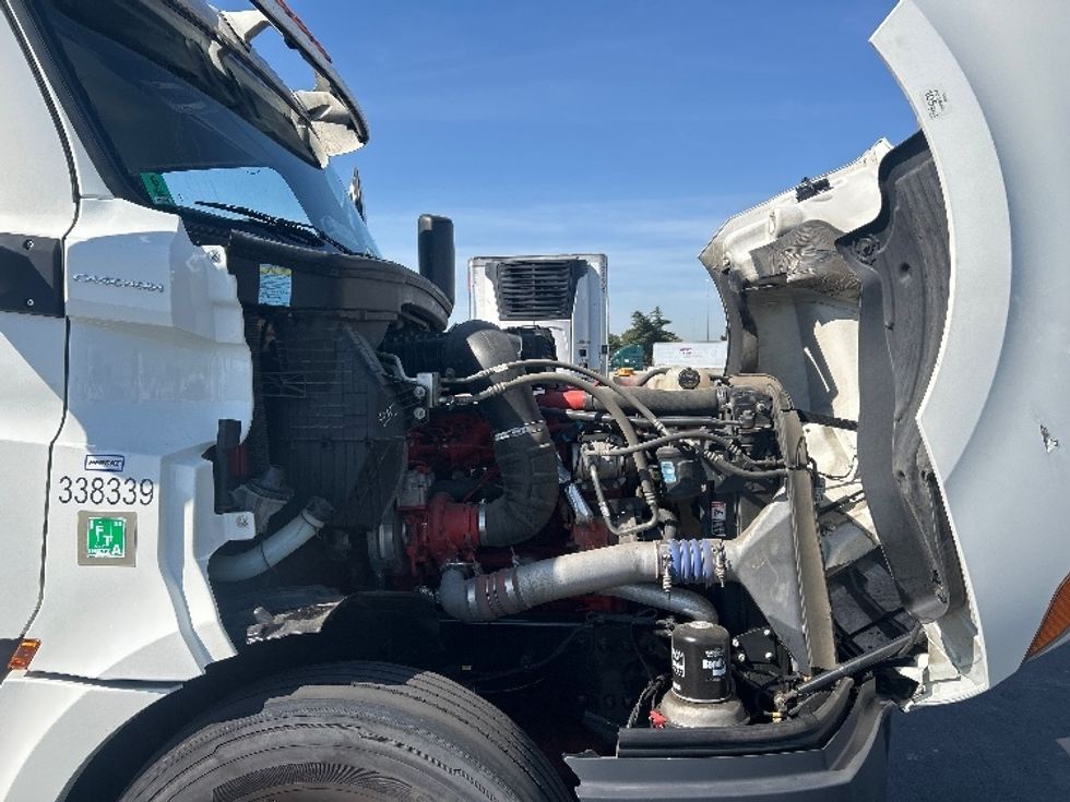 Day Cab Tractor-Heavy Duty Tractors-Freightliner-2020-T12664ST-West Sacramento-CA-532,268\n\t\tmiles-$ 40,750 - Image 15