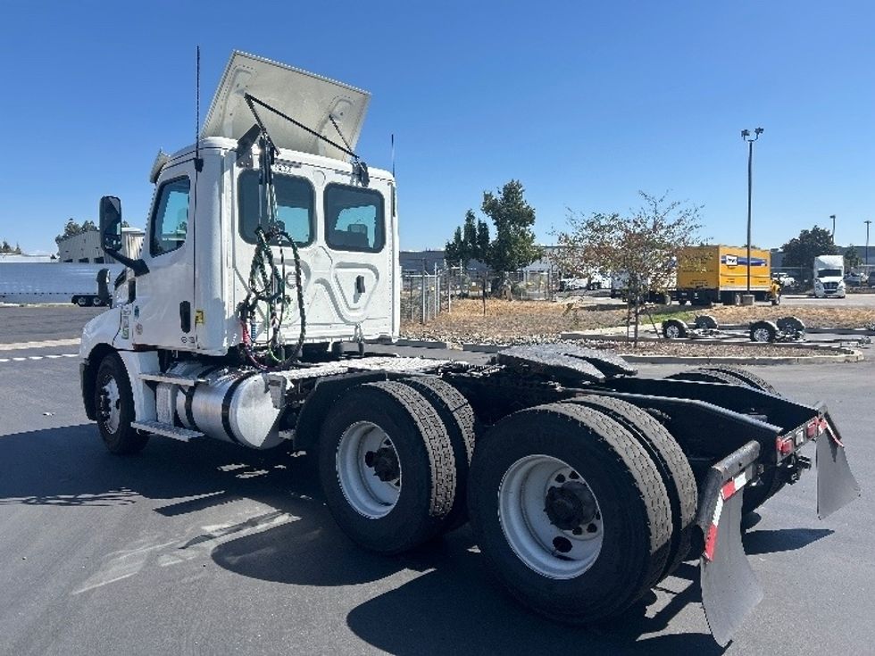 Day Cab Tractor-Heavy Duty Tractors-Freightliner-2020-T12664ST-West Sacramento-CA-532,268\n\t\tmiles-$ 40,750 - Image 5