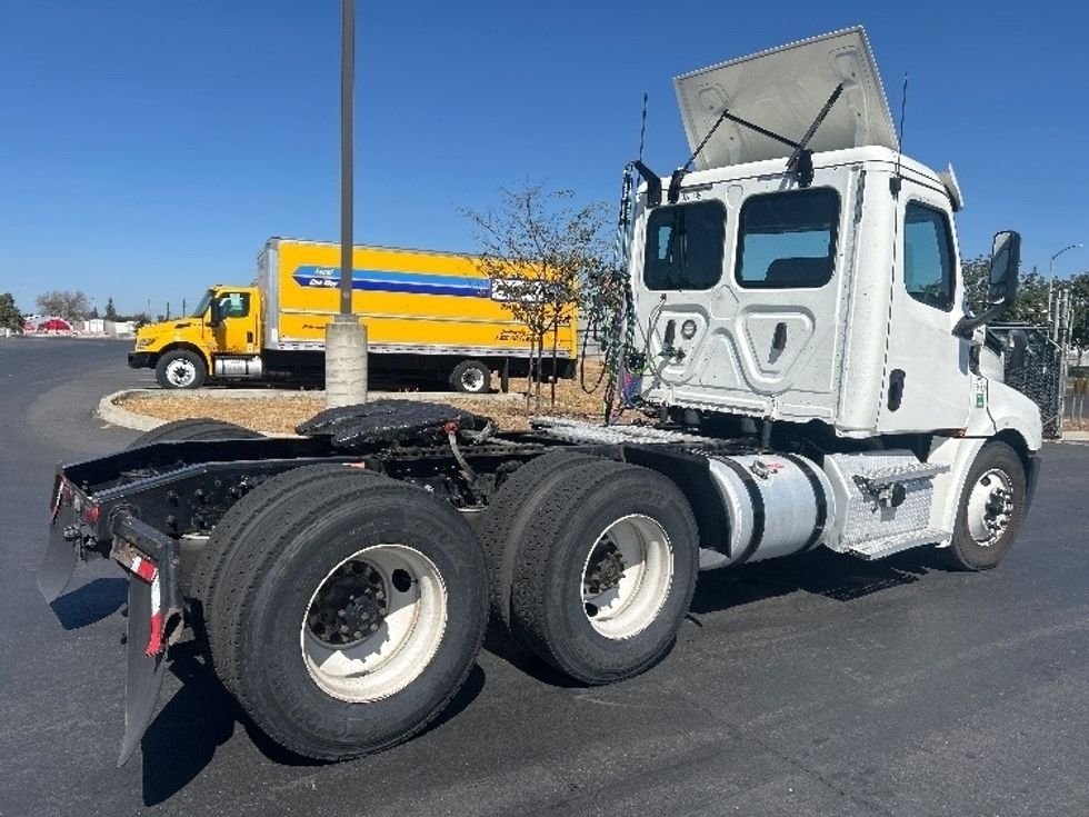 Day Cab Tractor-Heavy Duty Tractors-Freightliner-2020-T12664ST-West Sacramento-CA-532,268\n\t\tmiles-$ 40,750 - Image 7