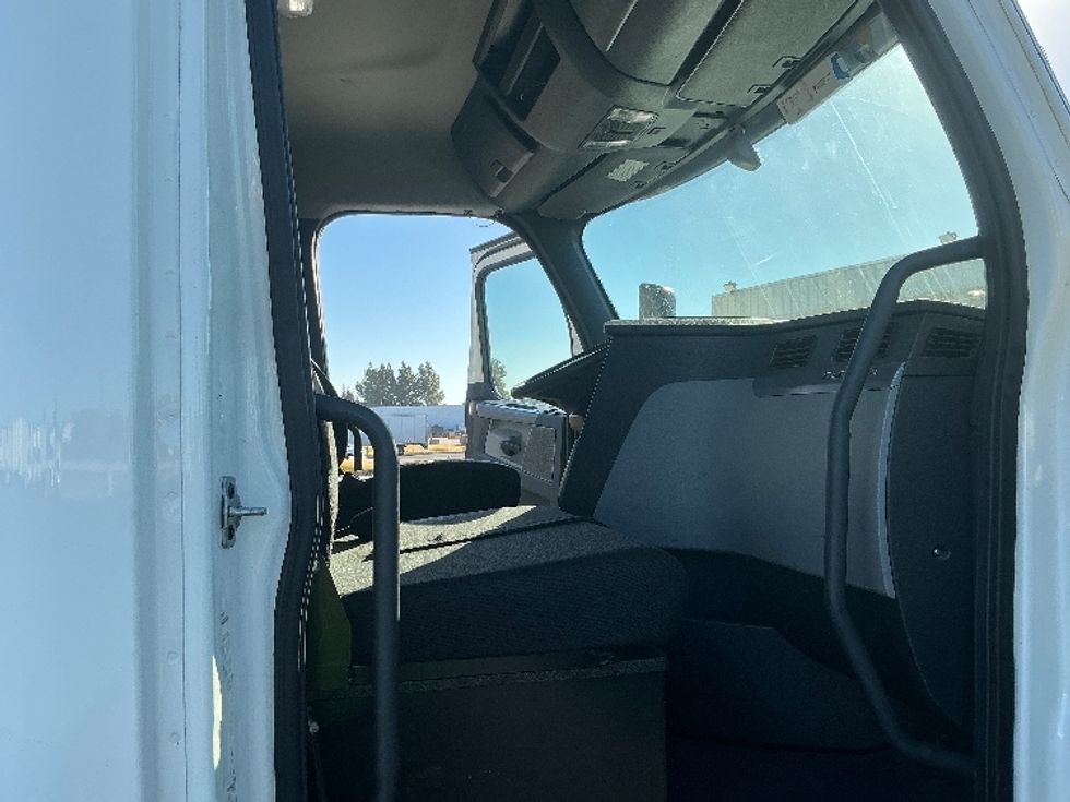 Day Cab Tractor-Heavy Duty Tractors-Freightliner-2020-T12664ST-West Sacramento-CA-569,186\n\t\tmiles-$ 39,750 - Image 12