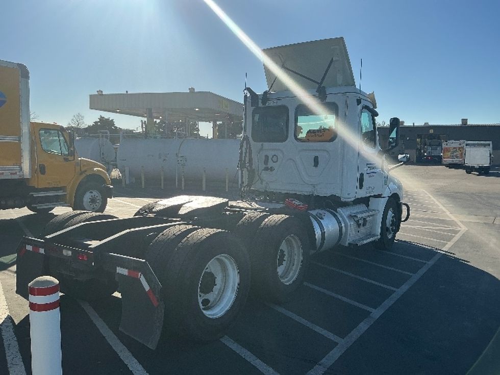 Day Cab Tractor-Heavy Duty Tractors-Freightliner-2020-T12664ST-West Sacramento-CA-569,186\n\t\tmiles-$ 39,750 - Image 17