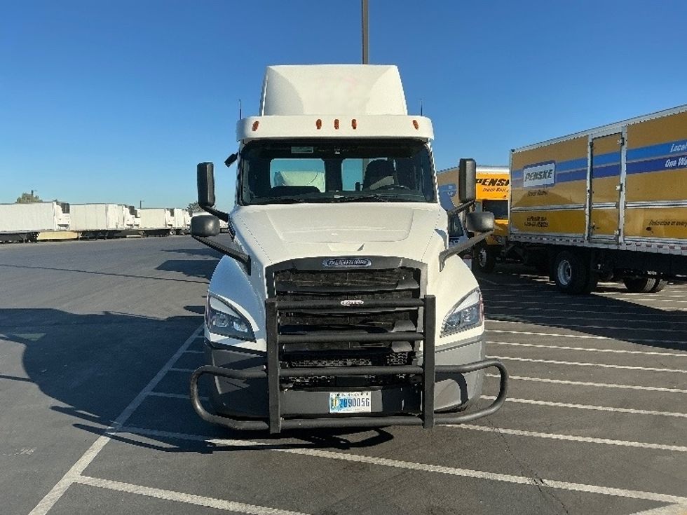 Day Cab Tractor-Heavy Duty Tractors-Freightliner-2020-T12664ST-West Sacramento-CA-569,186\n\t\tmiles-$ 39,750 - Image 2